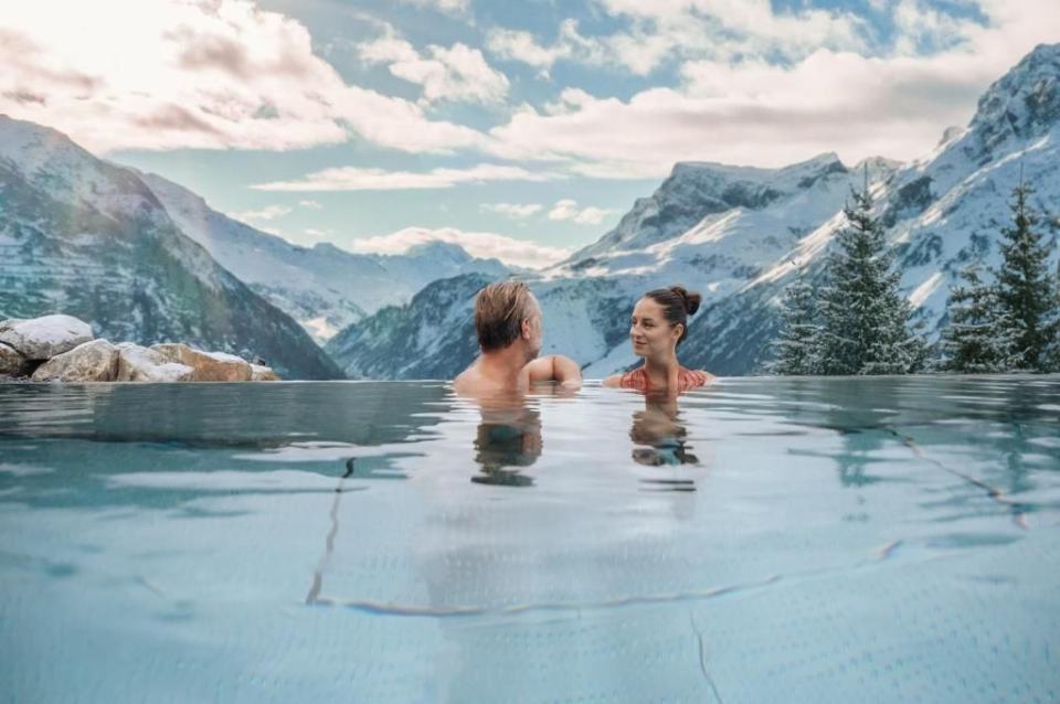 Hotel Goldener Berg, Lech am Arlberg – Pool